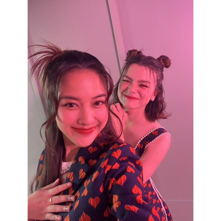 รูปโพลารอยด์ ฟรีนเบค 30 ใบ แถมฟรีซองใสทุกภาพ #freenbecky​ #ฟรีนเบค #ทฤษฎีสีชมพู - รูปที่ 6