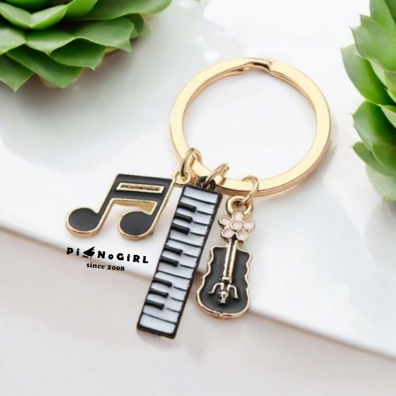 พวงกุญแจเปียโนและตัวโน้ต