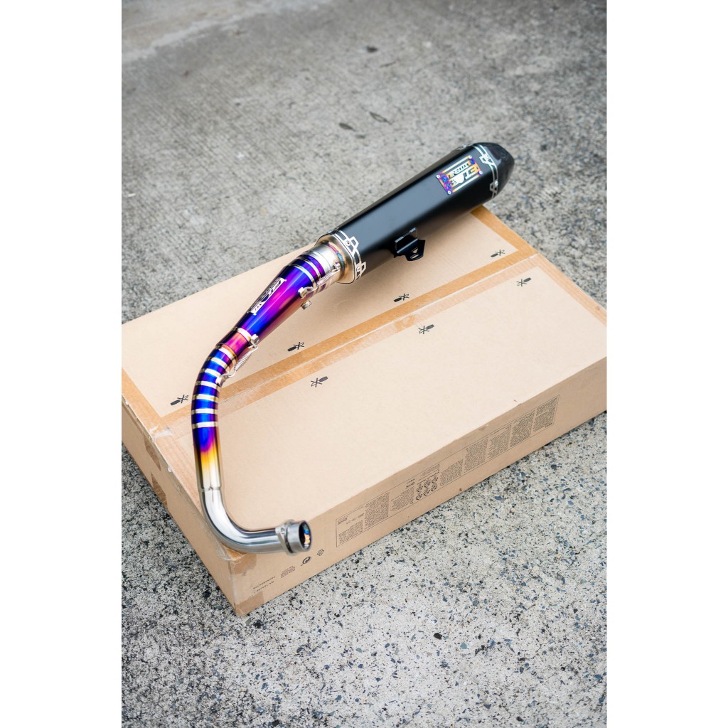 ท่อ Forza350 300 Xmax300 FireTorch คอกรวยไทเทเนียม ฝาคาร์บอน ปลายกรวยสแตนเลส พาวเดอร์โค้ทสีดำ