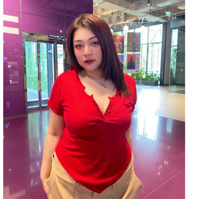 #125 เสื้อคอยูเจาะสาปชายทรง3เหลี่ยม ผ้าร่อง ผู้หญิง Women