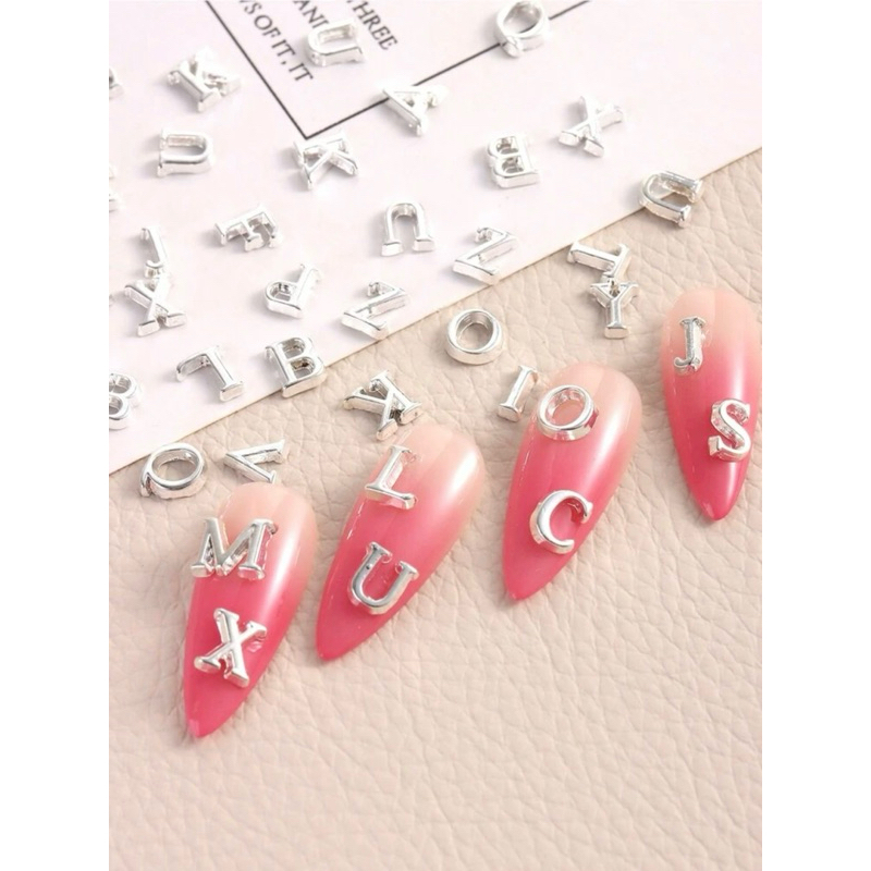 AC.721 ร้านไทย แพ็ค 5 ชิ้น พร้อมส่ง อะไหล่แต่งเล็บรูปตัวอักษรภาษาอังกฤษสีเงิน