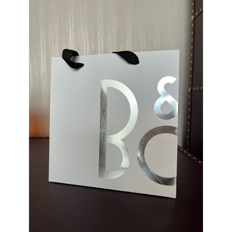 ถุงกระดาษ Bang&Olufsen แท้100%