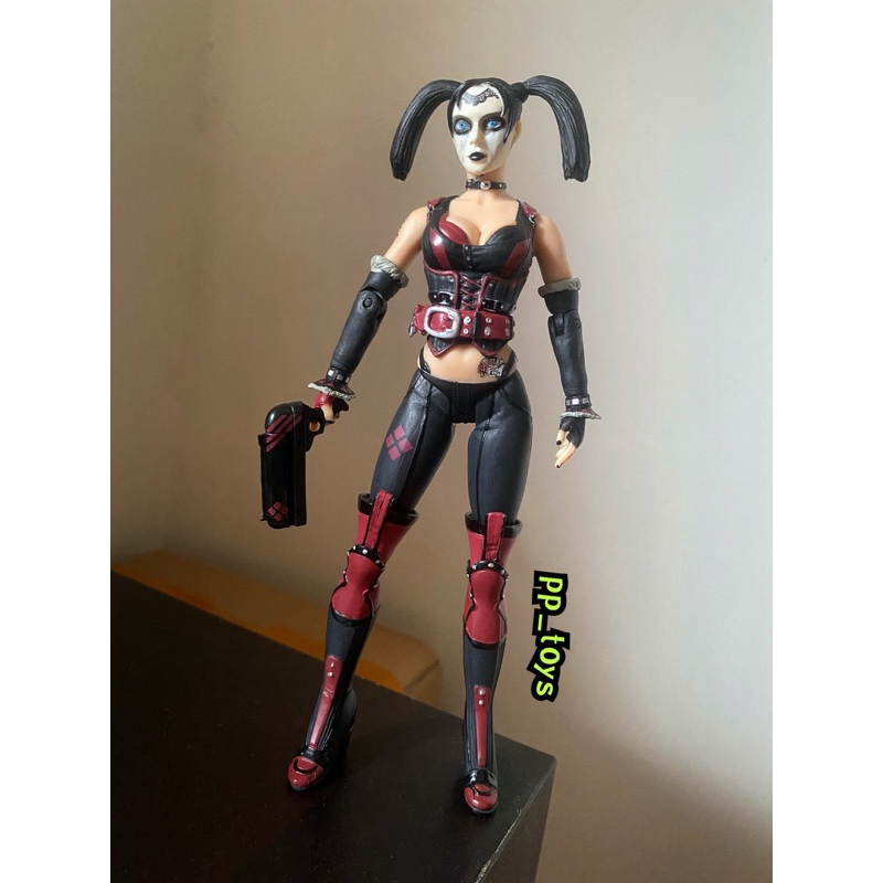 DC direct harley quinn arkham city 6.5” figure