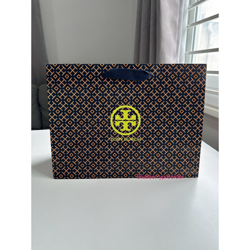 พร้อมส่งค่ะ ถุงกระดาษTory burch ใบกลางค่ะ