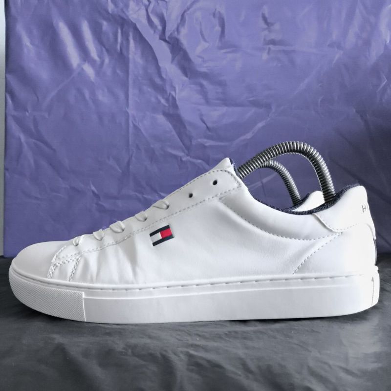 รองเท้า Tommy Hilfiger มือสองของแท้ Size 42/26.5 cm.