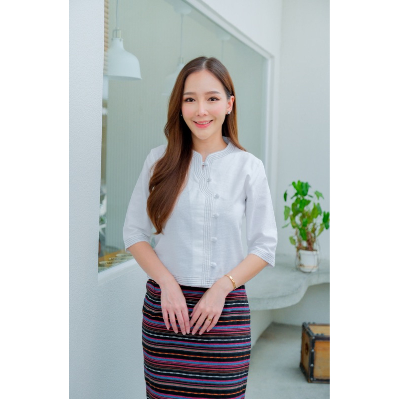 เสื้อพื้นเมืองผู้หญิง รุ่นยิ่งลักษณ์3