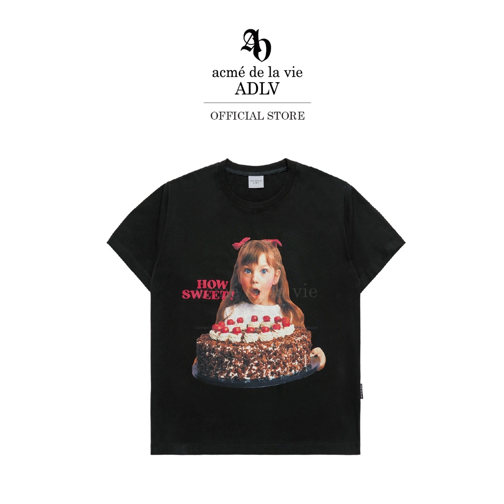 ADLV [acme de la vie] เสื้อยืด Oversize รุ่น Chocolate Cake Girl Lettering Baby Face Short Sleeve T-Shirt Black