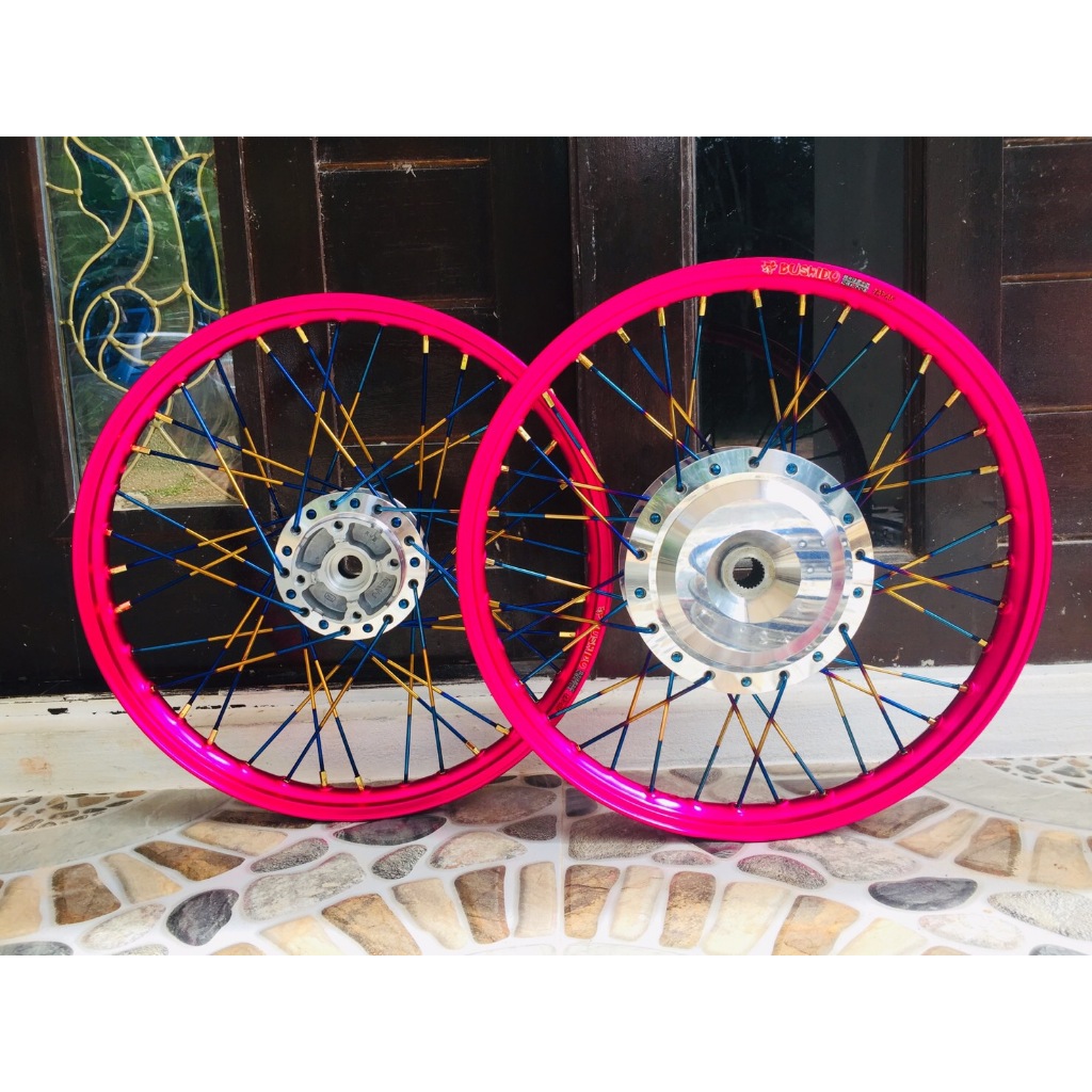 ชุดล้อสีชมพูใส่รถรุ่น คลิก125i / Pcx 2018-2022 ขึ้นไป (หลังดั้ม) ดุมกลึงเงาอย่างดี ขอบ 17/1.4 ขอบไม่
