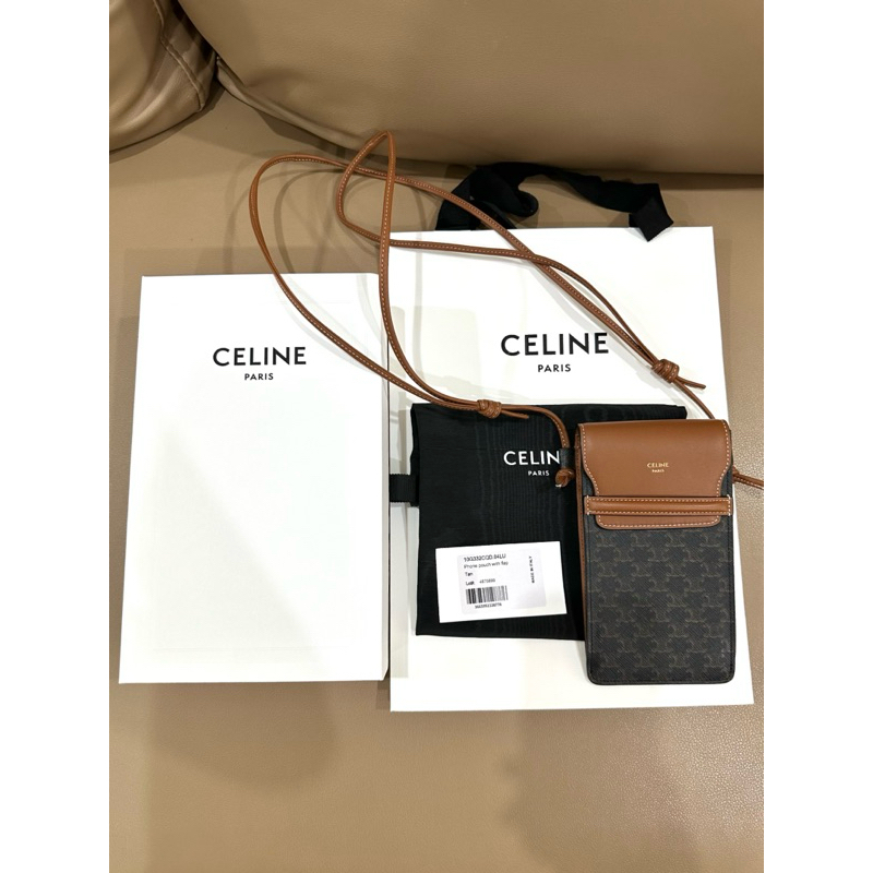 กระเป๋าใส่โทรศัพท์พร้อมฝาพับ CELINE