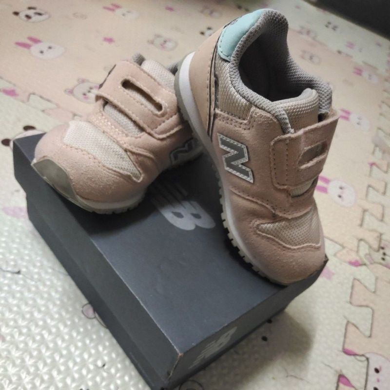 รองเท้าเด็ก New Balance แท้ มือสอง