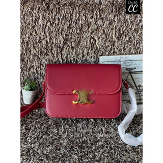 Ce MEDIUM TRIOMPHE BAG IN SHINYภาพไม่เบลอโลโก้ทักแชทนะคะ