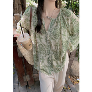 พร้อมส่ง : เสื้อแขนยาวลายสีเขียวผ้าพลิ้วใส่่สบาย [H17]