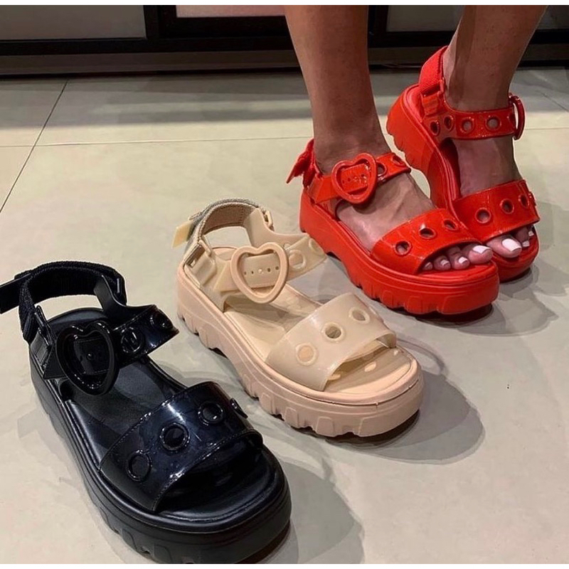 Melissa-Kick Off Hot