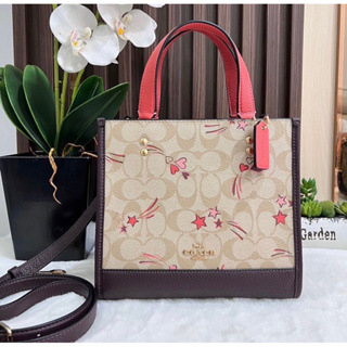 🎀(สุด-ผ่อน) CJ646 Dempsey Tote 22 In Signature Canvas With Heart And Star Print