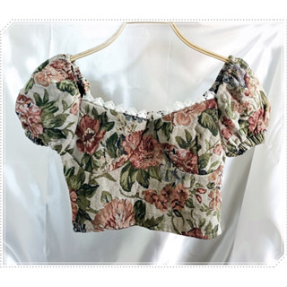 เสื้อครอปผ้าทอลายดอก แขนตุ๊กตา สม็อคหลัง