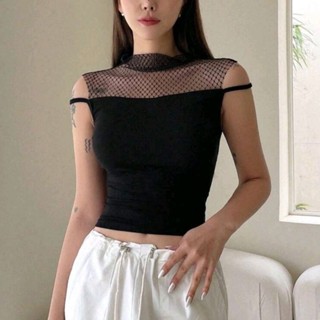 เสื้อกล้ามครอป​ แต่งประกบตาข่าย​ สีดำ