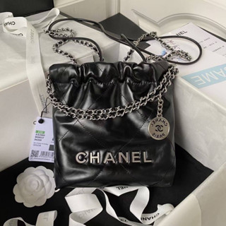 กระเป๋า NEW CHANEL 22 MINI HANDBAG สินค้าพร้อมส่ง