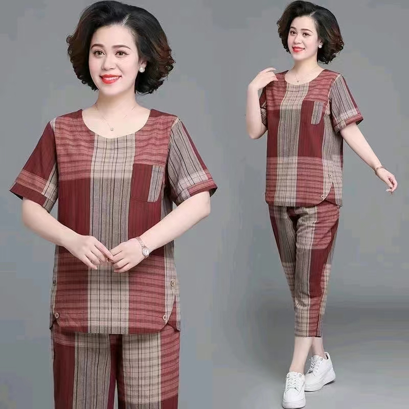 ชุดเสื้อผ้าผู้หญิง ชุดเซ็ต 2 ชิ้น ลายสก๊อต เสื้อแขนสั้น  ใส่สบาย พร้อมส่งในไทย
