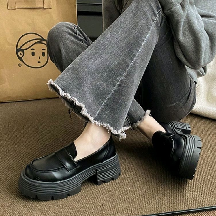 OhBlablaShoes พร้อมส่ง รองเท้าคัชชู หุ้มส้น (สูง6cm.) สีดำ