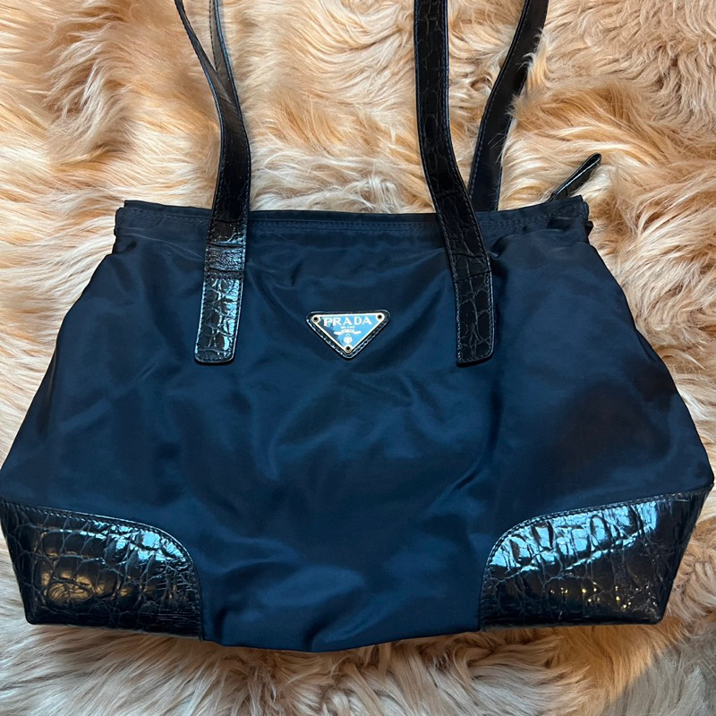 กระเป๋ามือสอง Prada แบรนด์เนมแท้