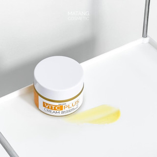 VIT C PLUS CREAM สูตรเร่งความกระจ่างใส ✨  ช่วยลดสิวและลดริ้วรอยได้เป็นอย่างดี  ต้านอนุมูลอิสระ และช่วยให้ผิวกระจ่างใส