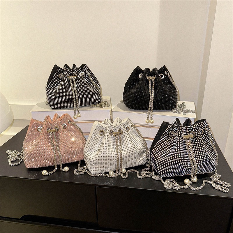 พร้อมส่ง กระเป๋าสะพายข้าง กระเป๋า Rhinestone Chain Strip เต็ม Rhinestone Bucket Bag แนวโน้มแฟชั่นเฉพาะกลุ่ม