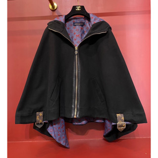 LOUIS VUITTON WOOL CAPE HOODIE เสื้อโค้ช เสื้อคลุมค้างคาว ผ้าวูลอย่างดี หลุยส์