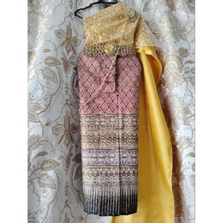 สีทองชุดไทยเด็ก 3-10 ปีมี 8 ขนาดราคาไม่รวมเครื่องประดับ