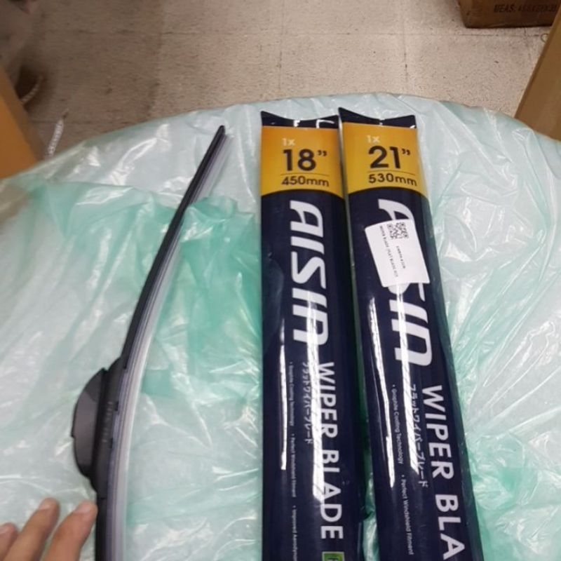 ใบปัดน้ำฝน  ใบปัด ปัดน้ำฝน AISIN ขนาด 18นิ้ว 450มม และ 21นิ้ว 530มม 2ใบ แบบขอเกี่ยว