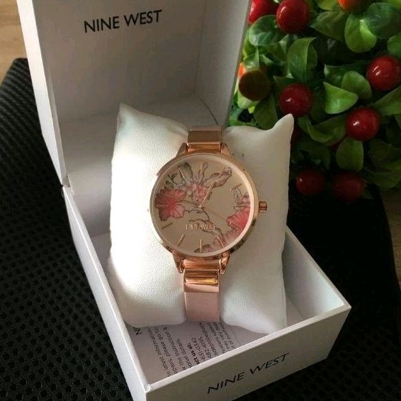 นาฬิกา Nine West Women's Floral Dial Strap Watch หน้าปัด 38 มม สีโรสโกลด์ สายชมพู กล่องแบรนด์คะ