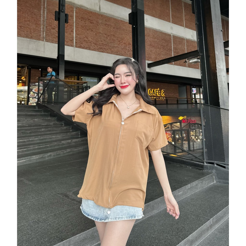 พร้อมส่ง เสื้อผ้าครัชแขนสั้นซิปหน้ากระเป๋าหน้ากระดุมหลัง Oversize
