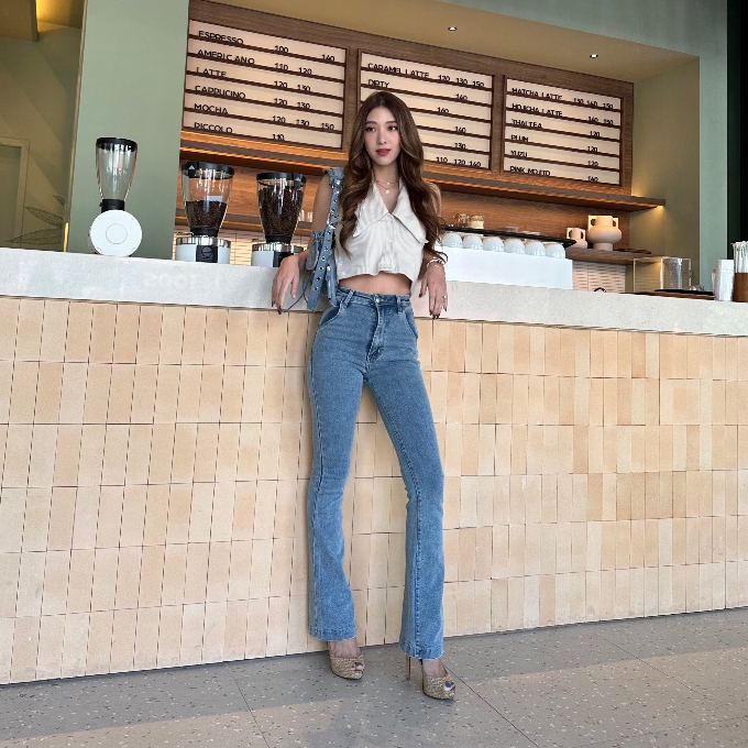 VRT - Boot leg jeans (VRT Basic)