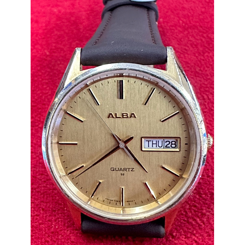 ALBA WATER RESISTANT Quartz ตัวเรือนทองชุบ  นาฬิกาผู้ชาย มือสองของแท้