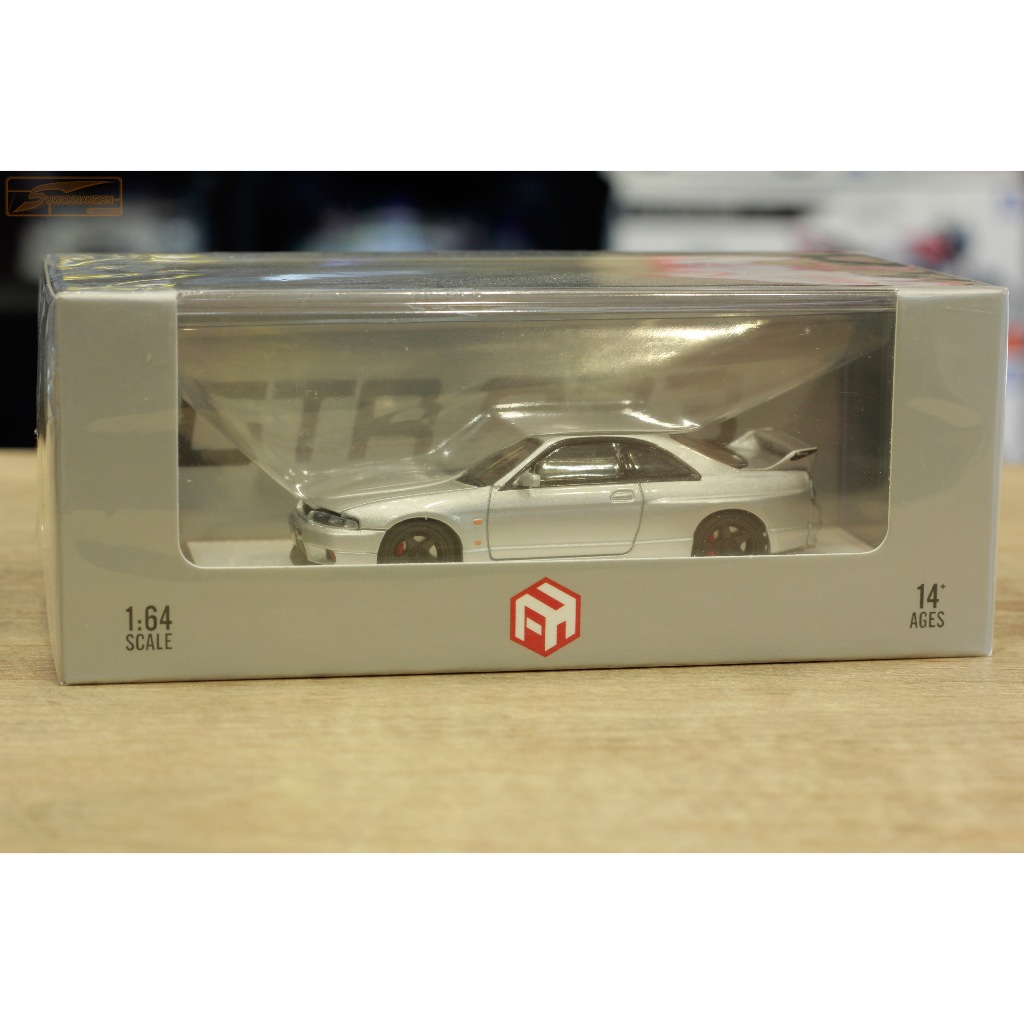 FOCAL HORIZON 1/64 SkyLine GT-R BCNR33 (R33) Silver / SkyLine GT-R BCNR33 (R33) White