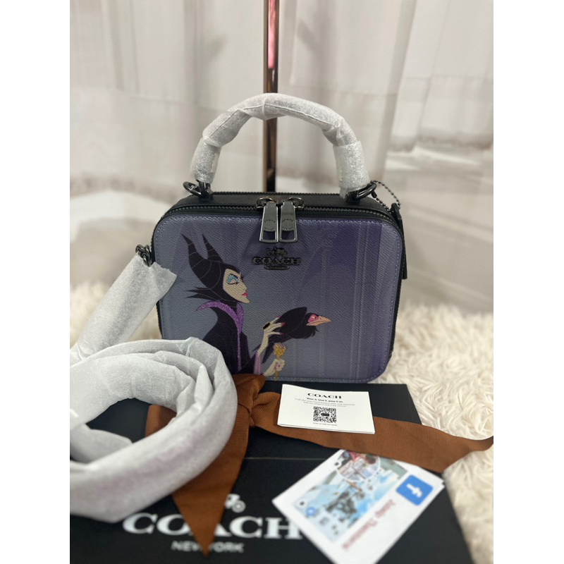กระเป๋าสะพาย Coachมือ1 แท้💯% Coach CC376 Disney X Coach Box Crossbody With Maleficent Motif