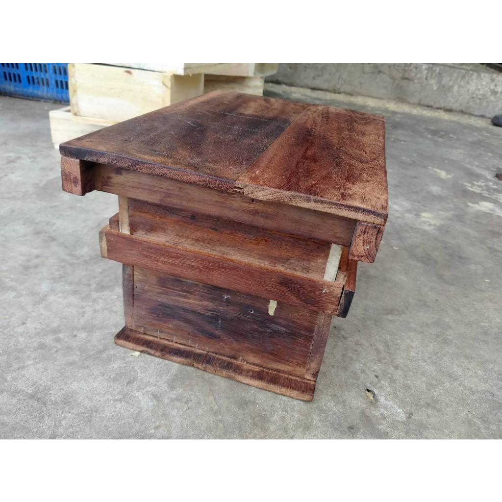 กล่องเลี้ยงชันโรง แบบ 2 ชั้น ทำจากไม้บ้านเรือนเก่า กว้างยาวขนาดกระดาษ เอ4 ทาฟีโรโมน ทาขี้ขันฟรีทั้งกล่อง