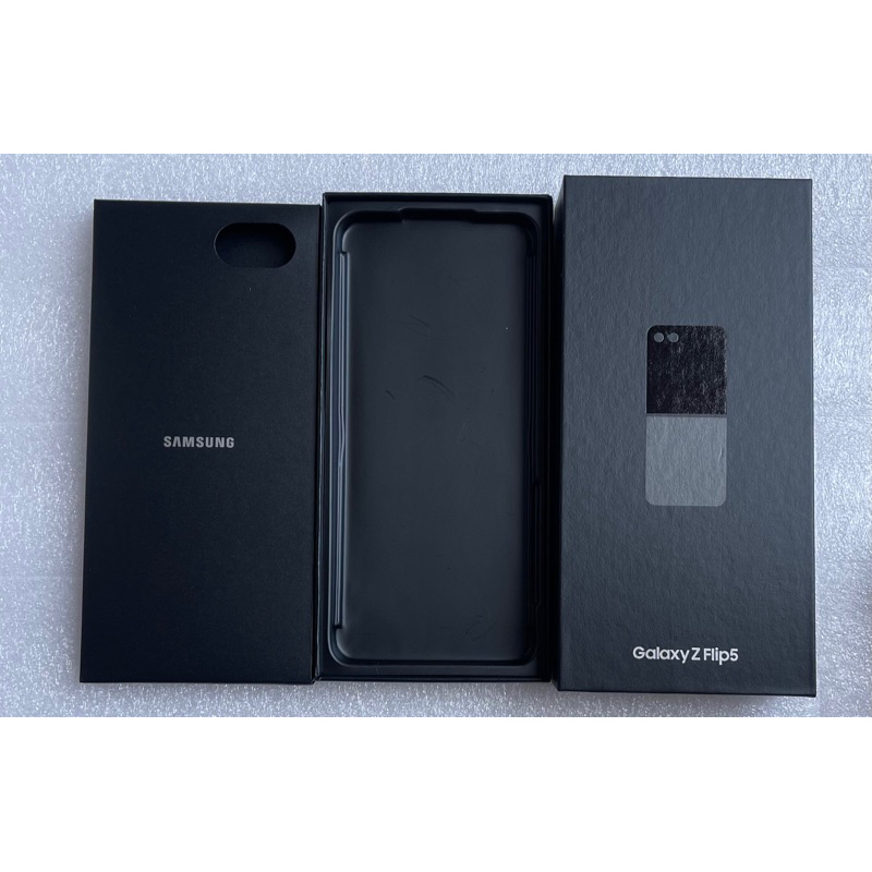 กล่องSamsung Z Flip 5(ด้านในไม่มีเครื่อง)