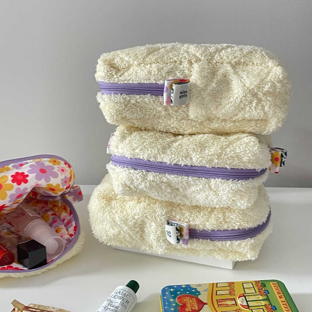 pang pang fluffy bag - miss.girls กระเป๋าเครื่องสำอาง กระเป๋าใส่ของจุกจิกแบบพกพา