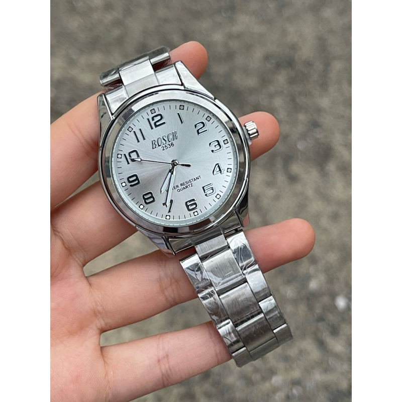 Bosck หน้าปัดเป็นแบบตัวเลขล้วน เหมาะสำหรับทุกเพศ หน้าปัดใหญ่ ใส่ได้แน่นอนค่ะ