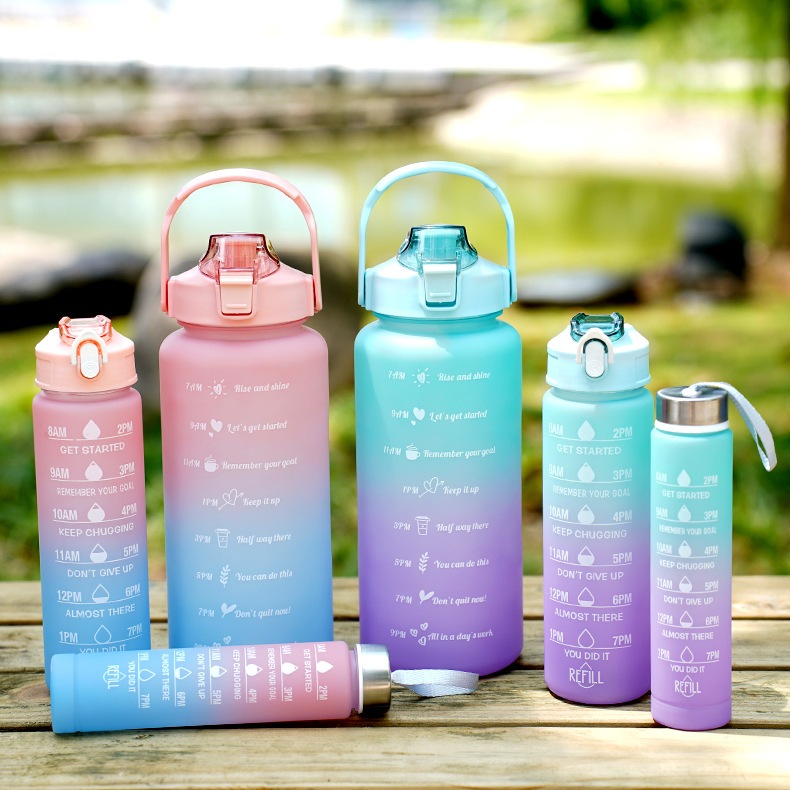 กระบอกน้ํา 2 ลิตร กระบอกน้ำสุดฮิต ขวดน้ำ 2 ลิตร (2000ml+900ml+300ml) สีพาสเทลสวยมากก พร้อมหลอด มีมาตรบอกระดับน้ำ สไตล์สป