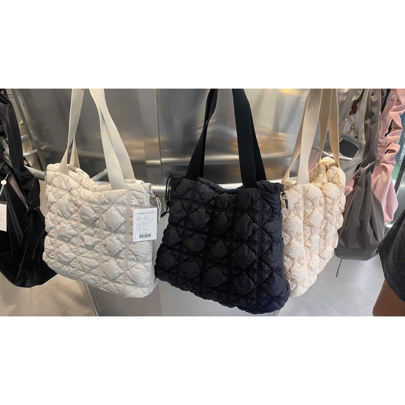 Carlyn   รุ่น weekender