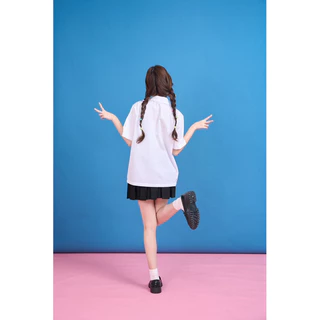 เสื้อนักศึกษาคอบัว ทรงบอยคอบัว สีขาวนวล