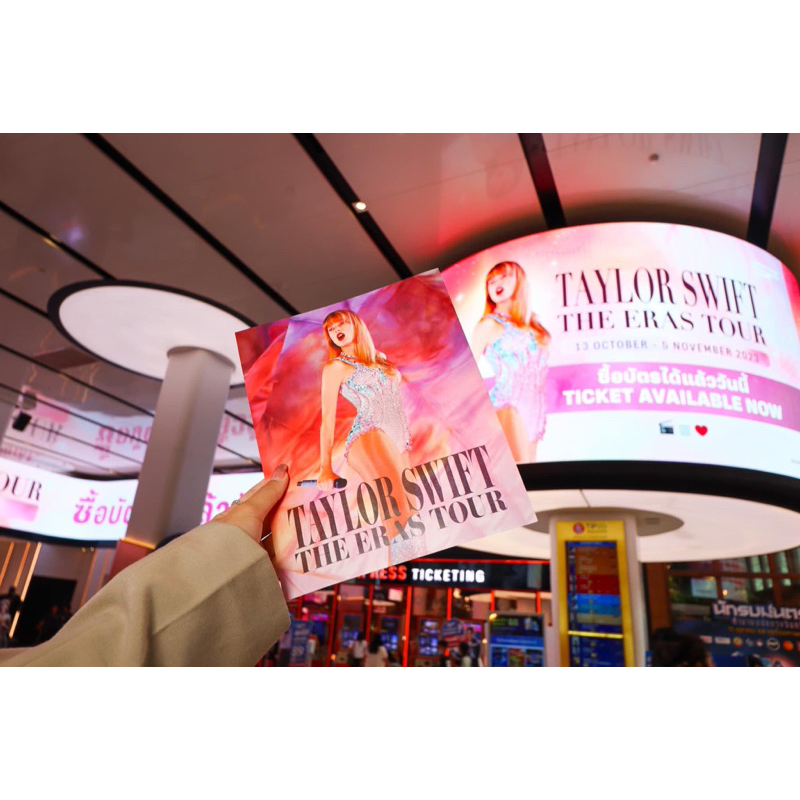 (ทักลด50%) โปสเตอร์ Taylor Swift the eras tour มีแบบหนากว่าพิมพ์นูนด้วย แท้ จาก sf
