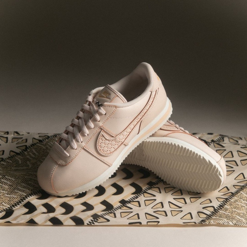 Nike ไนกี้ รองเท้าผ้าใบ รองเท้าแฟชั่น W Cortez World Make Mexico FN7665-838 (4300)