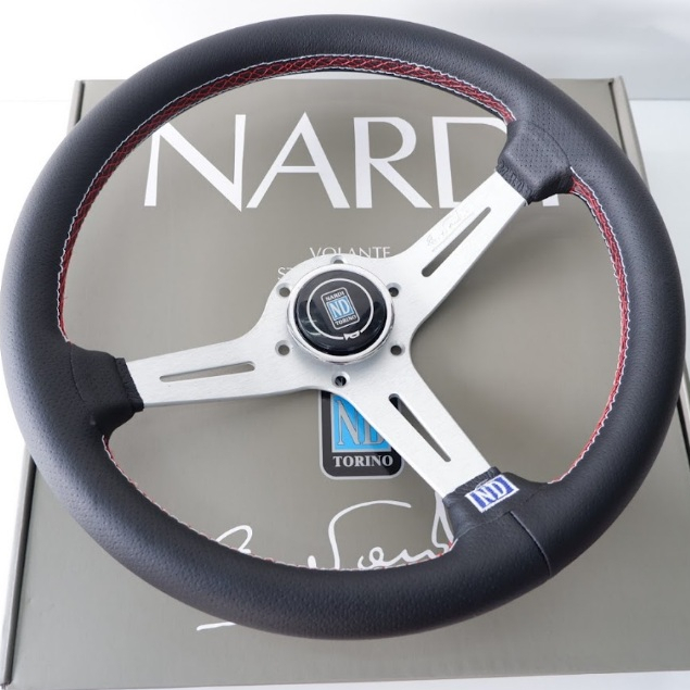 พวงมาลัย นาดี้ Nardi ก้านสีเงิน วงกว้าง 13.5 นิ้ว ยกน้อย 2.5 นิ้ว พวงมาลัยรถยนต์ ฟรีแป้นแตร สายไฟ น็อตในกล่องครบ