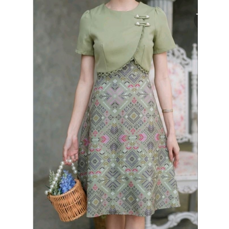 ป้าย Prawi มือ 1 ไซส์ XL เดรสกระโปรงบานลายไทย สีชาเขียว สวยไม่มีตำหนิ