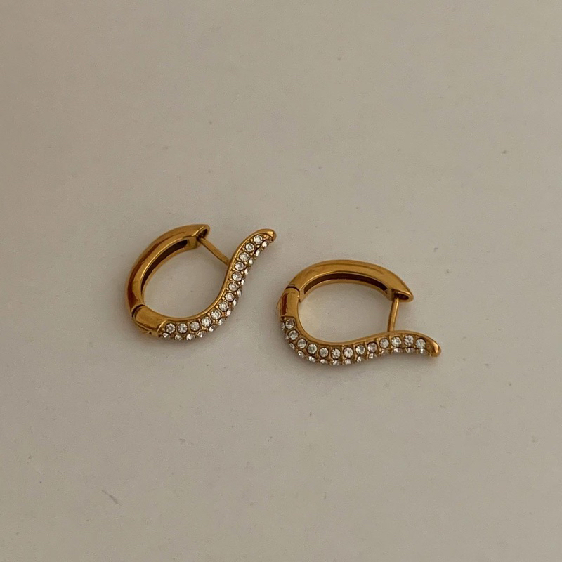 HER OBJECTIVE_HER VERONA HUGGIES HOOPS EARRINGS