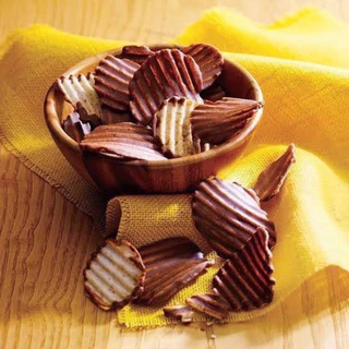 ‼️ของใหม่จากญี่ปุ่น‼️Royce Potatochip Chocolate มันฝรั่งทอดเคลือบช็อกโกแลต ผสมผสานความกลมกล่อม หอมหวานของช็อกโกแลต