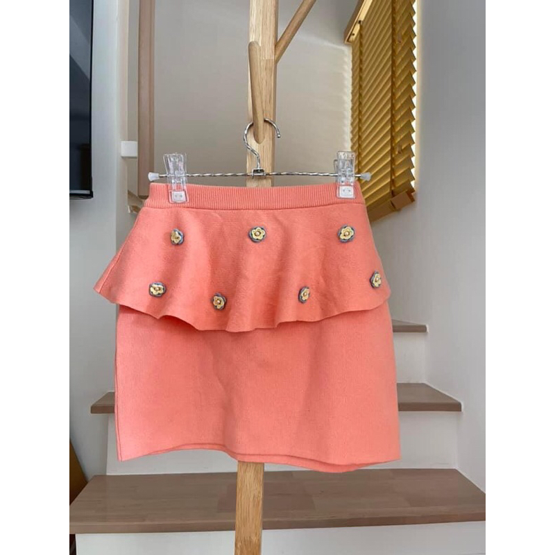 Lyn Around Skirt ลินอราวด์ กระโปรงสีชมพู ดีเทลลายดอกไม้ L XL