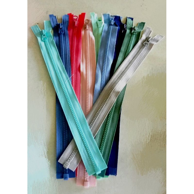 ซิปถอดได้เปิดท้ายฟันกระดูกเบอร์3YKKแบบสั้นยาว10-10.5นิ้วมีหลายสี